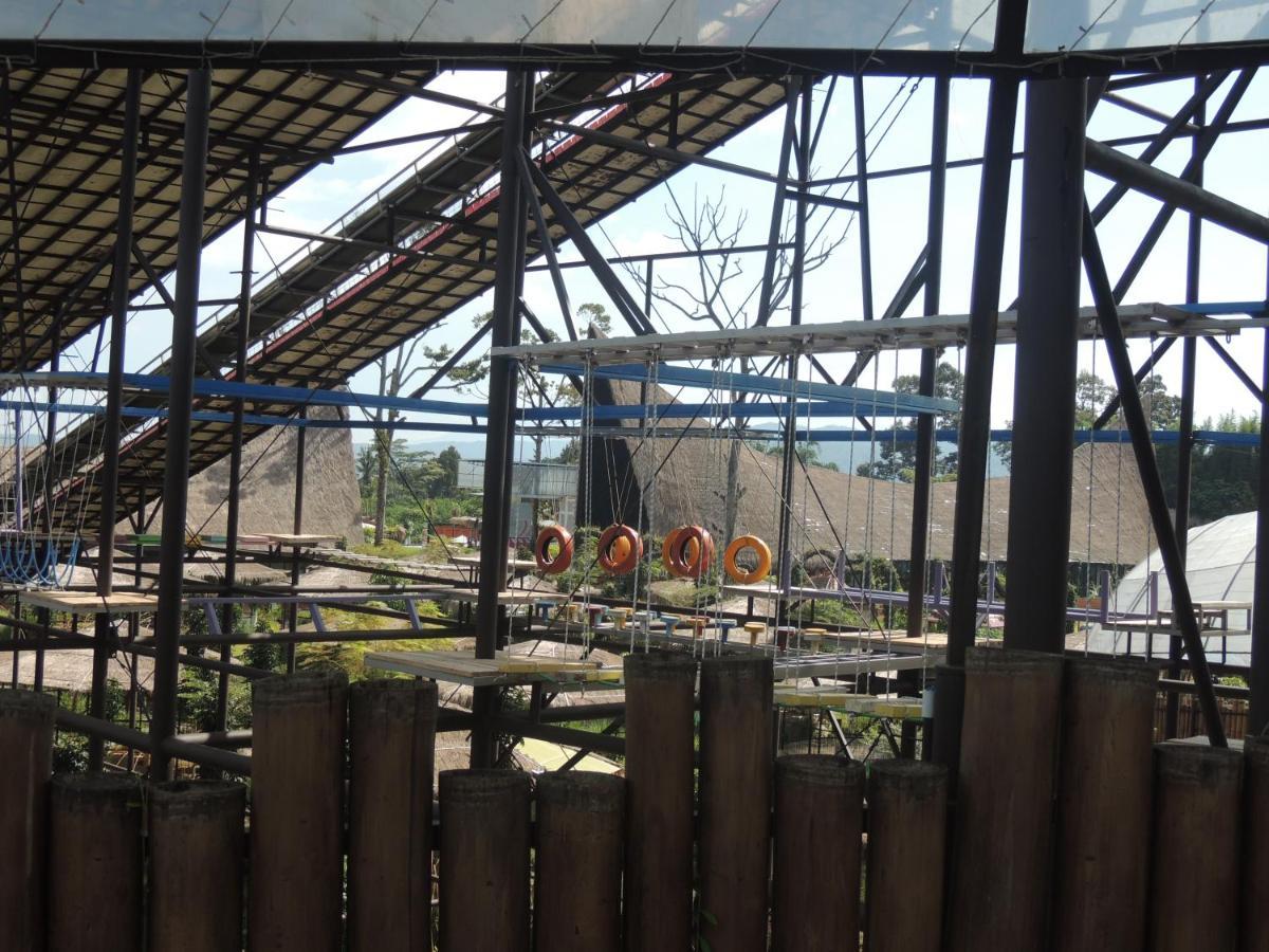 Semilir Glamping Hotel Semarang Luaran gambar
